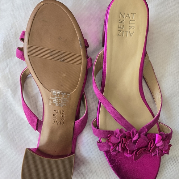 Sandals size 12 - Picture 2 of 2